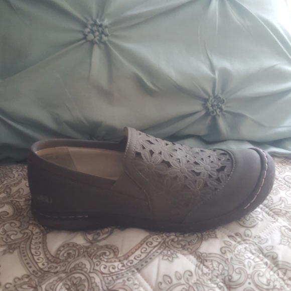 JBU By Jambu memory foam shoes - Picture 2 of 5